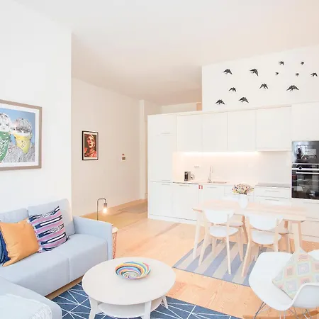 Apartman Liiiving In - Haven Pool