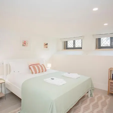 Liiiving In - Haven Pool * Πόρτο