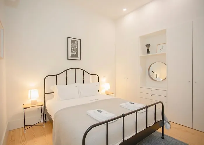 Liiiving In - Haven Pool 波尔图