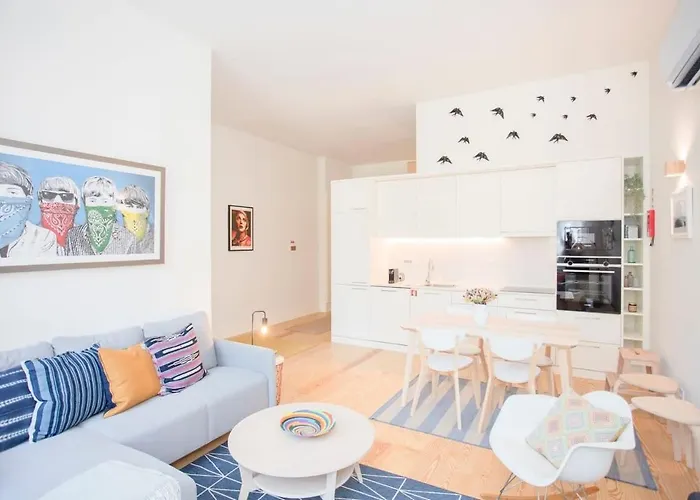 Liiiving In - Haven Pool Porto