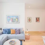 Liiiving In - Haven Pool Apartment
