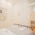Liiiving In - Haven Pool Apartment *