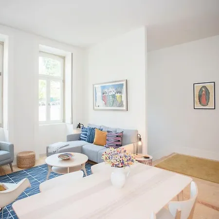 Liiiving In - Haven Pool Apartment *