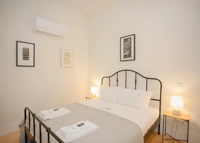 Liiiving In - Haven Pool Appartement Oporto