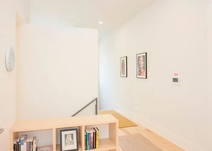 Liiiving In - Haven Pool Oporto