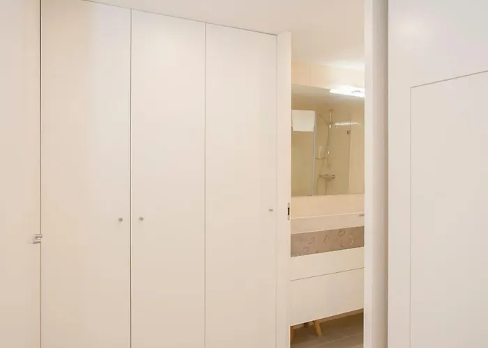 Liiiving In - Haven Pool Oporto