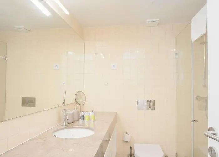 Liiiving In - Haven Pool Appartement